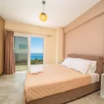 Villa Prasino By Plateies