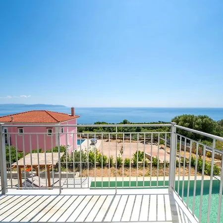 Villa Prasino By Plateies