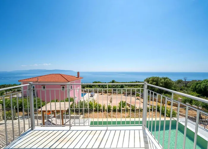 Villa Prasino By Plateies